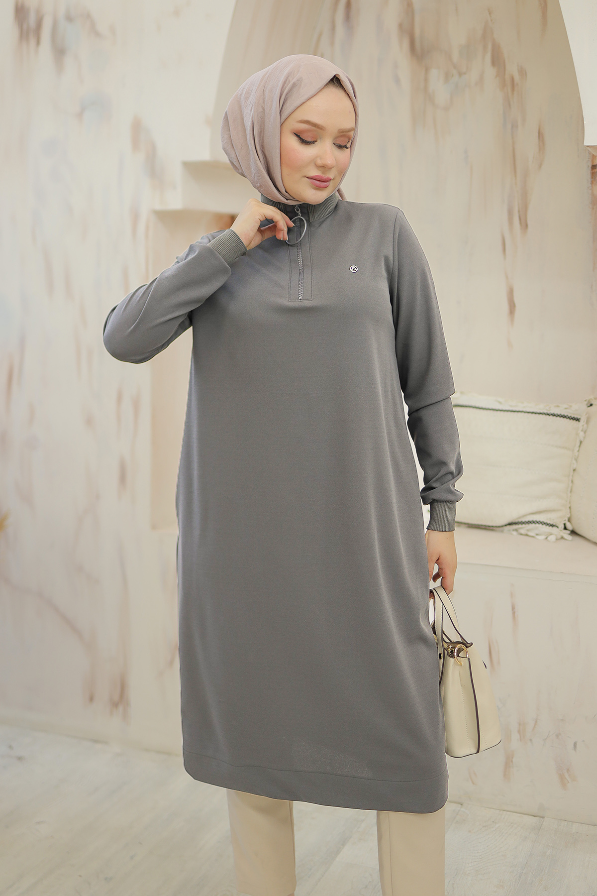 ARMİNE TREND Kolları Ribanalı Yarım Fermuarlı Tunik Gri 24KT436 ARMİNE TREND Kolları Ribanalı Yarım Fermuarlı Tunik Gri 24KT436