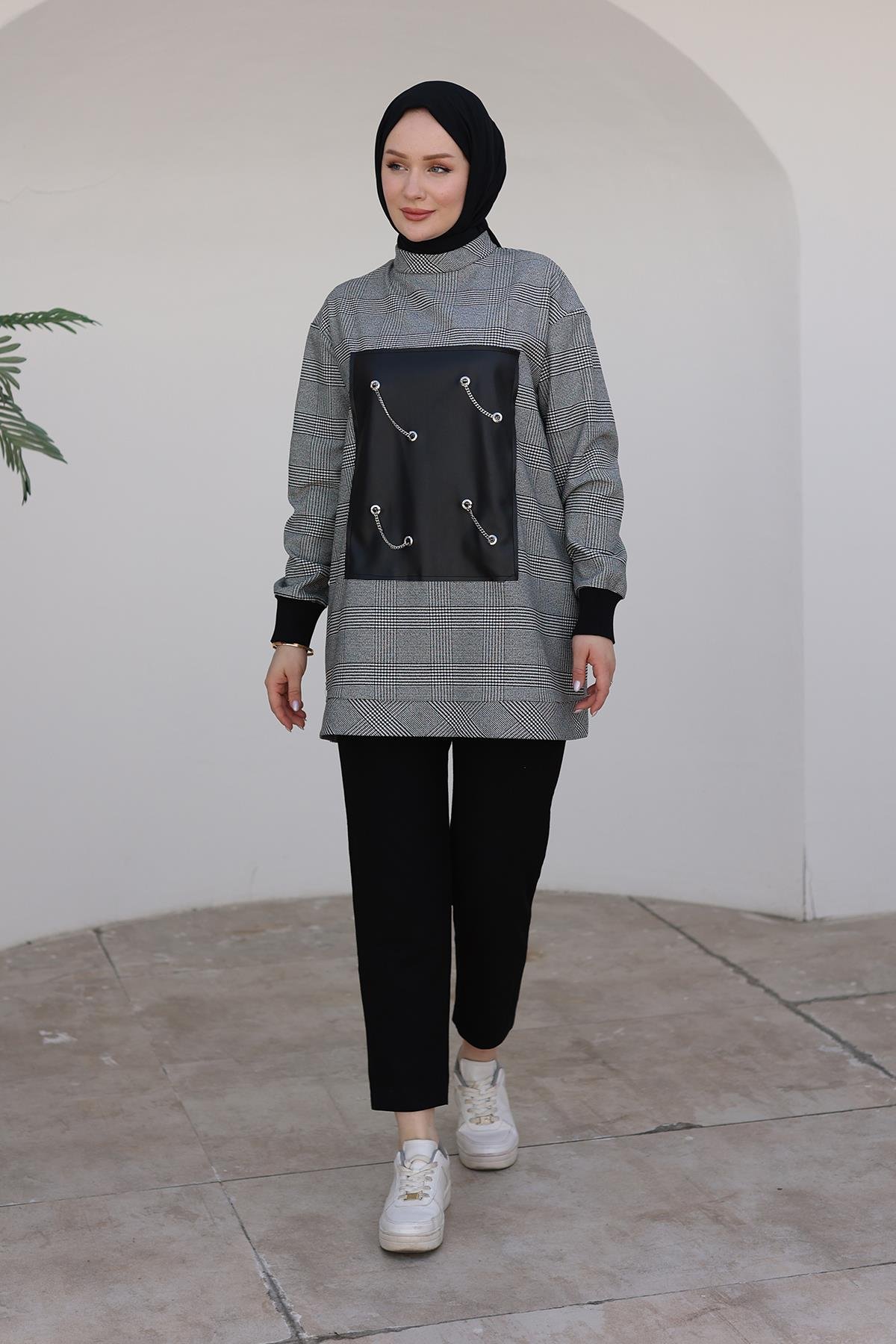 ARMİNE TREND Kolları Ribanalı Zincir Detaylı Tunik-Siyah 24KT467 ARMİNE TREND Kolları Ribanalı Zincir Detaylı Tunik-Siyah 24KT467