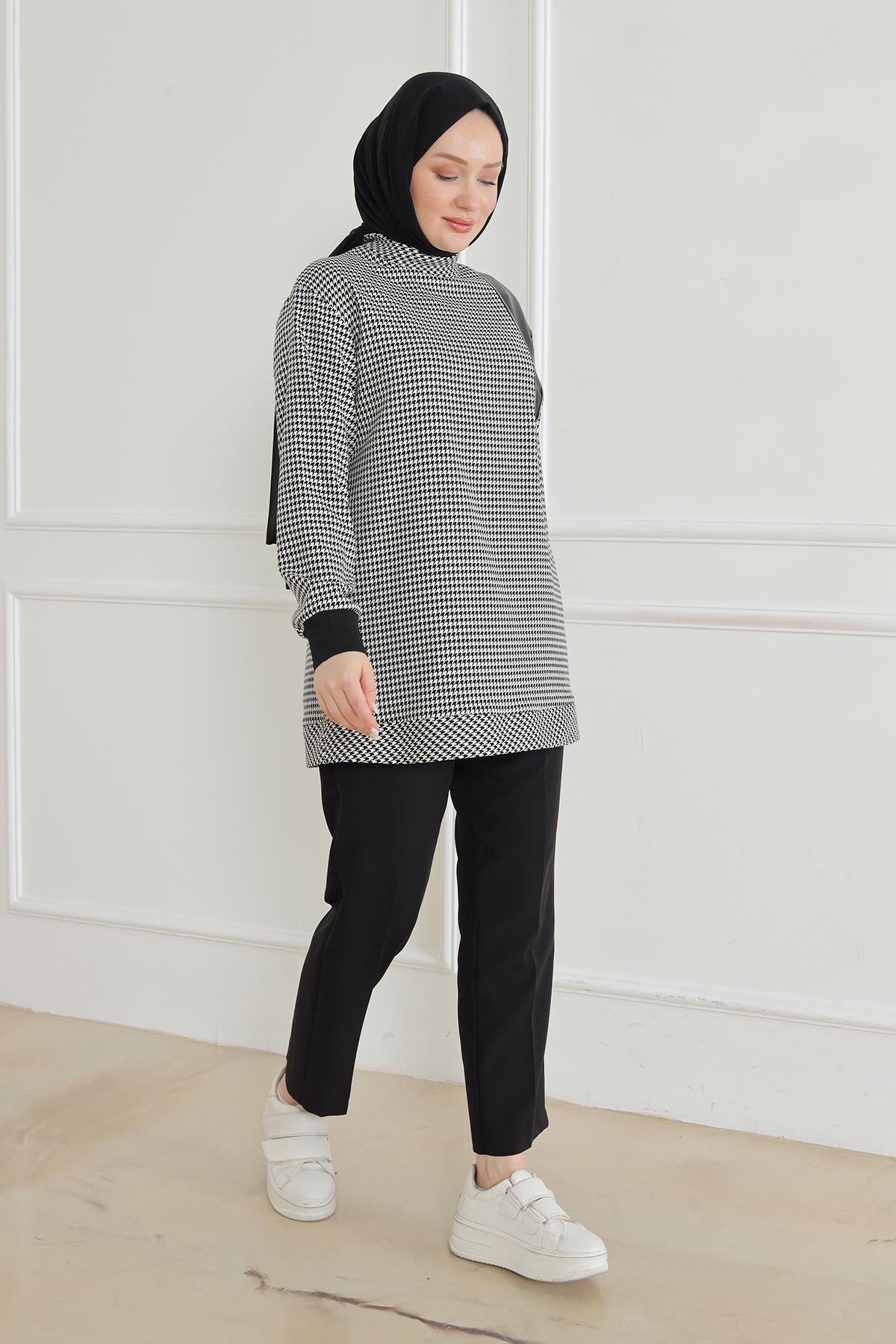 ARMİNE TREND Kolları ve Etek Ucu Ribanalı Bisiklet Yaka Tunik-Siyah 24KT466 ARMİNE TREND Kolları ve Etek Ucu Ribanalı Bisiklet Yaka Tunik-Siyah 24KT466