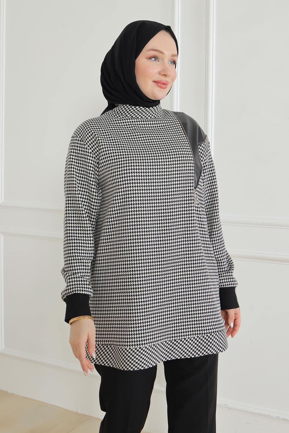 ARMİNE TREND Kolları ve Etek Ucu Ribanalı Bisiklet Yaka Tunik-Siyah 24KT466 ARMİNE TREND Kolları ve Etek Ucu Ribanalı Bisiklet Yaka Tunik-Siyah 24KT466