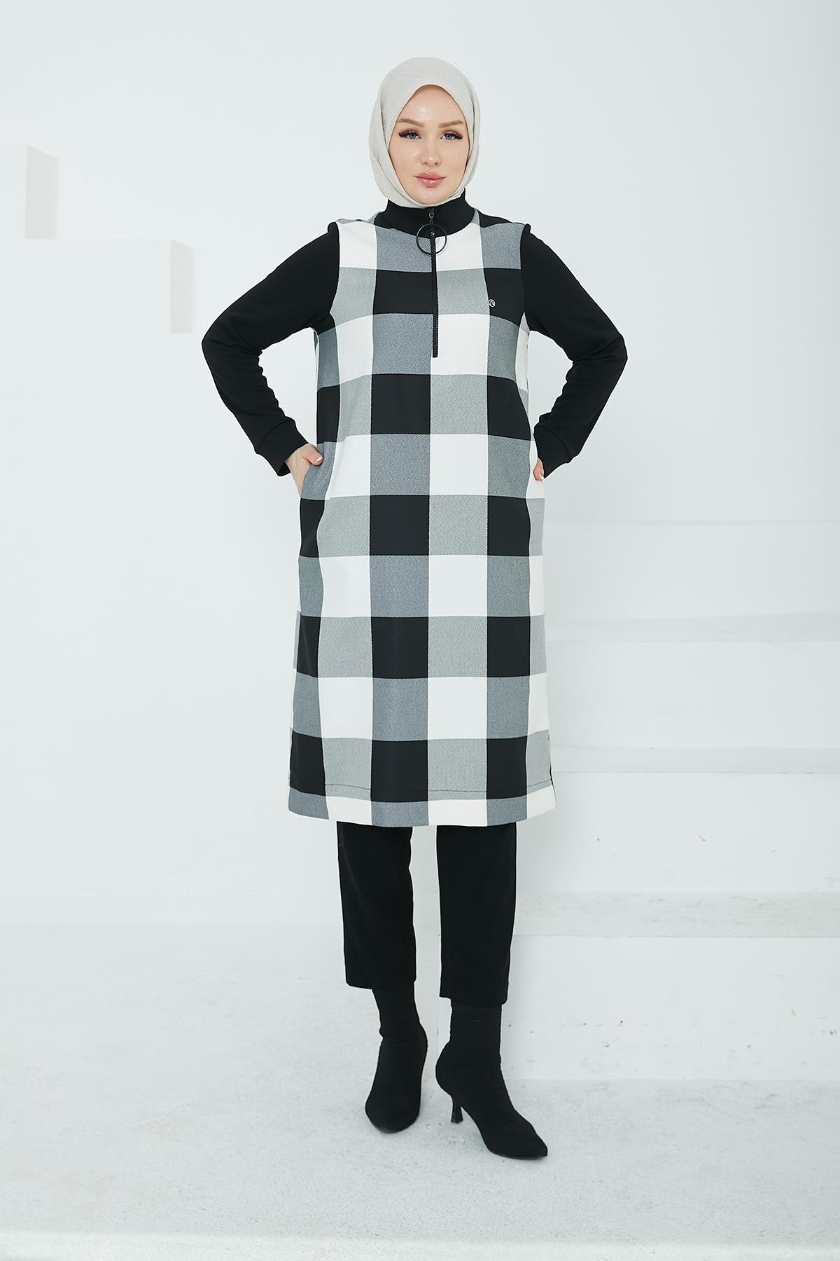ARMİNE TREND Kolları ve Yakası Ribanalı Yarım Fermuarlı Tunik-Siyah - Beyaz 24KT482 ARMİNE TREND Kolları ve Yakası Ribanalı Yarım Fermuarlı Tunik-Siyah - Beyaz 24KT482