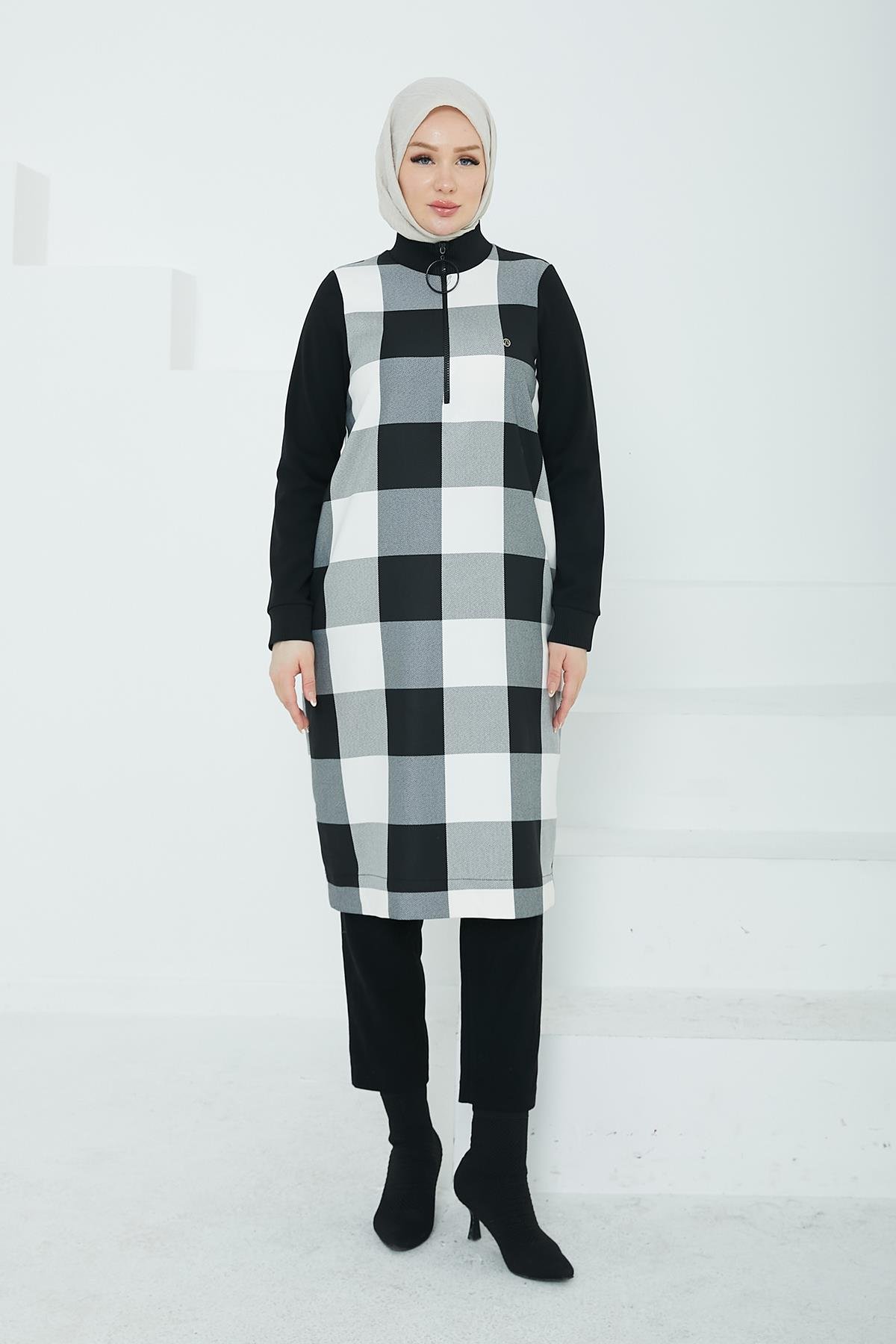 ARMİNE TREND Kolları ve Yakası Ribanalı Yarım Fermuarlı Tunik-Siyah - Beyaz 24KT482 ARMİNE TREND Kolları ve Yakası Ribanalı Yarım Fermuarlı Tunik-Siyah - Beyaz 24KT482