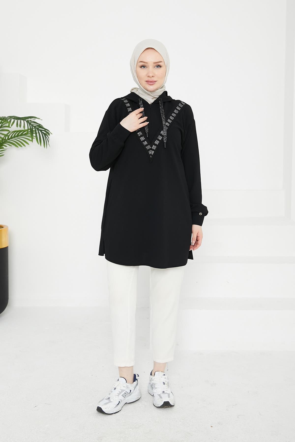 ARMİNE TREND Önden İşleme Detaylı Kapüşonlu Tunik-Siyah 24KT433 ARMİNE TREND Önden İşleme Detaylı Kapüşonlu Tunik-Siyah 24KT433