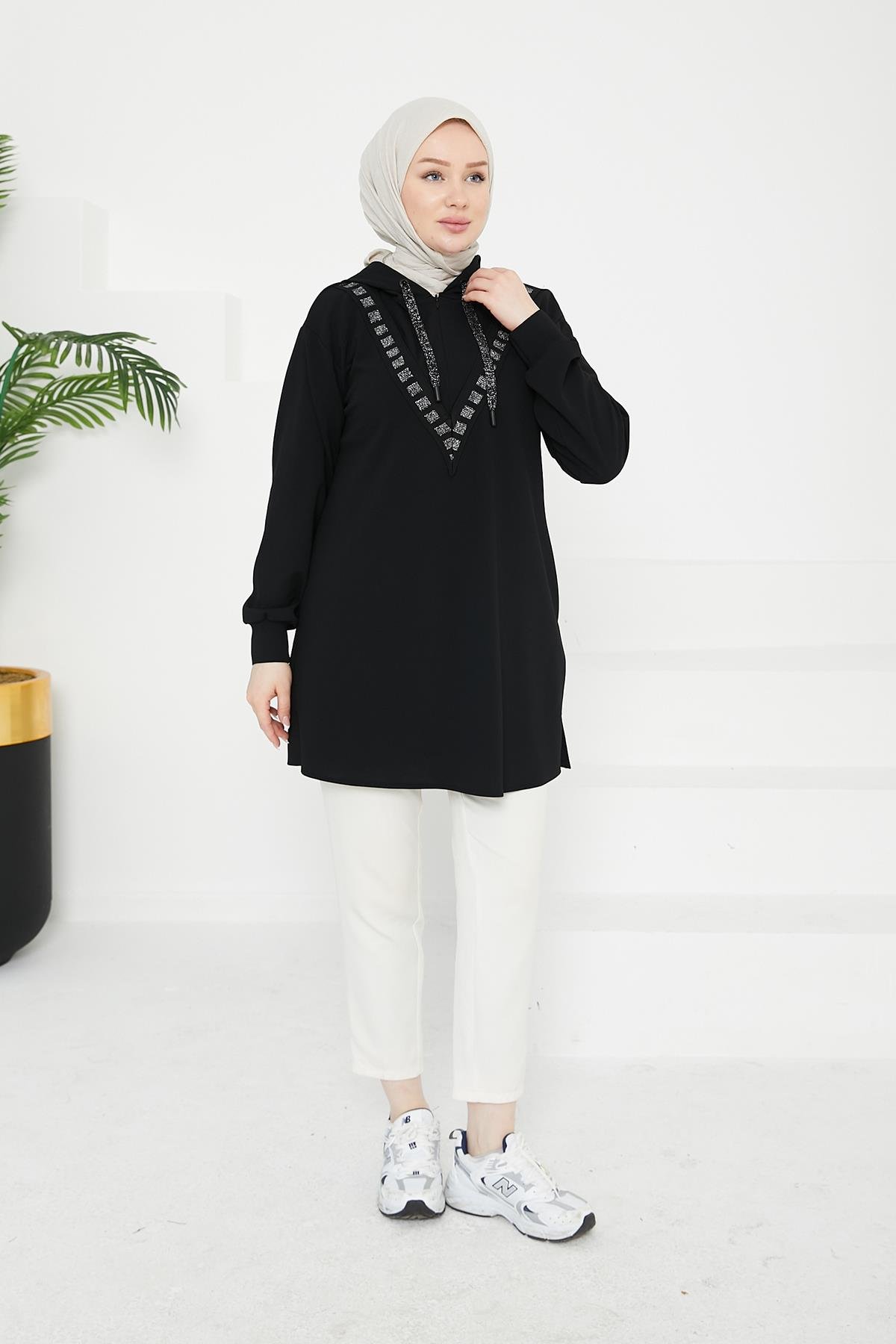 ARMİNE TREND Önden İşleme Detaylı Kapüşonlu Tunik-Siyah 24KT433 ARMİNE TREND Önden İşleme Detaylı Kapüşonlu Tunik-Siyah 24KT433
