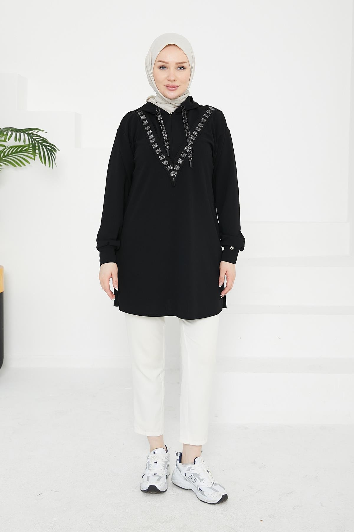 ARMİNE TREND Önden İşleme Detaylı Kapüşonlu Tunik-Siyah 24KT433 ARMİNE TREND Önden İşleme Detaylı Kapüşonlu Tunik-Siyah 24KT433