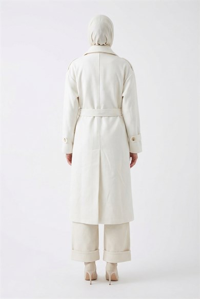 Apolet Detaylı Allerli Astarlı Kuşaklı Kaşe Kaban Beyaz 25KT729