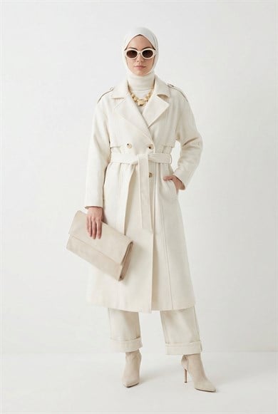 Apolet Detaylı Allerli Astarlı Kuşaklı Kaşe Kaban Beyaz 25KT729