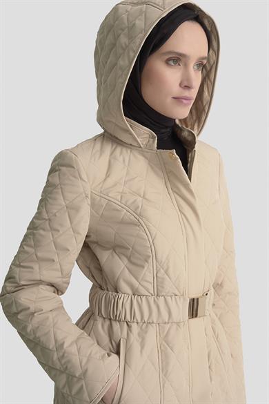 Baklava Desenli Boydan Fermuarlı Kemerli Kapitone Mont Bej 25KT706
