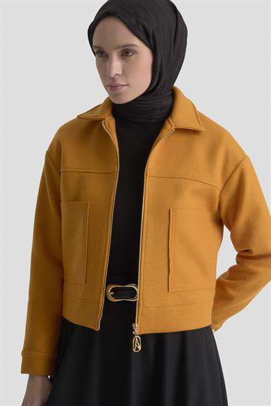 Boydan Fermuarlı Cep Detaylı Kısa Ceket Hardal 25KT517