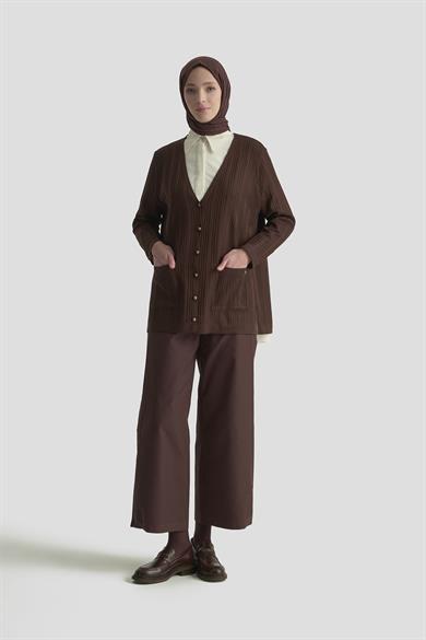 Çizgi Detaylı Cepli Düğmeli Triko Hırka Kahverengi 25YTD570