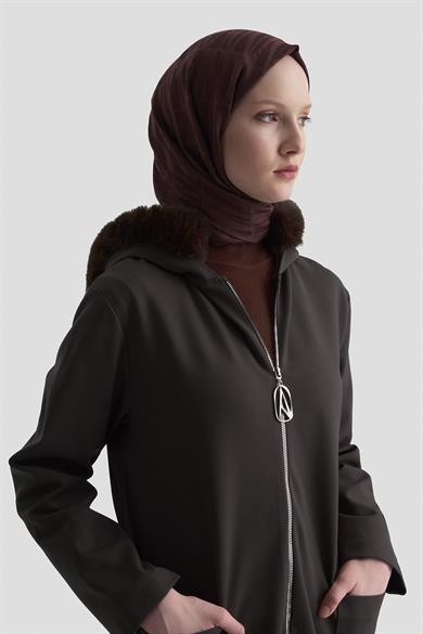 Kapüşonu Kürklü Boydan Fermuarlı Cepli Hırka Kahverengi 25KT528