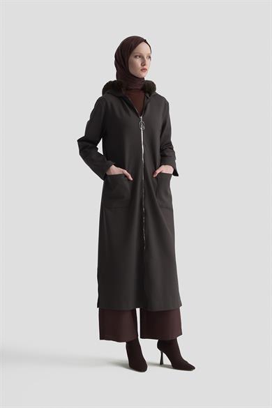 Kapüşonu Kürklü Boydan Fermuarlı Cepli Hırka Kahverengi 25KT528