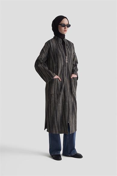 Kendinden Desenli Sim Detaylı Boydan Fermuarlı Cepli Giyçık Siyah 25KT547