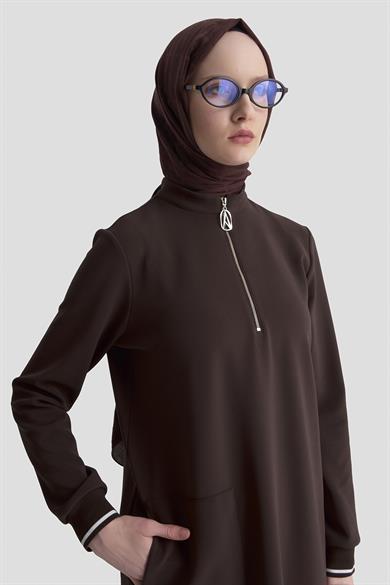 Kolları Ribanalı Yarım Fermuarlı Tunik Kahverengi 25KT443