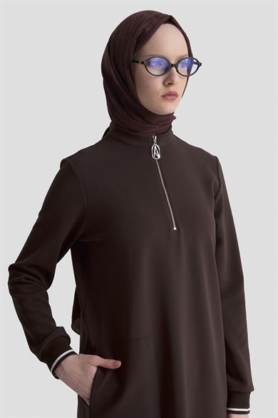 Kolları Ribanalı Yarım Fermuarlı Tunik Kahverengi 25KT443