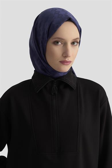 Yakası Taş Detaylı Yarım Fermuarlı Tunik Siyah 25KT406