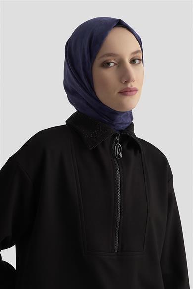 Yakası Taş Detaylı Yarım Fermuarlı Tunik Siyah 25KT406