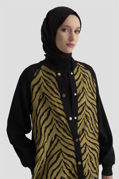 Zebra Desenli Çıtçıtlı Tunik Yağ Yeşili 25KT521
