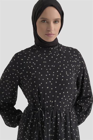 Beli İpli Puantiyeli Elbise Siyah 26YT910