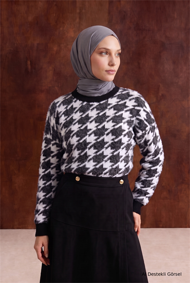 Bisiklet Yaka Kazayağı Desenli Kazak Siyah 22KD4210