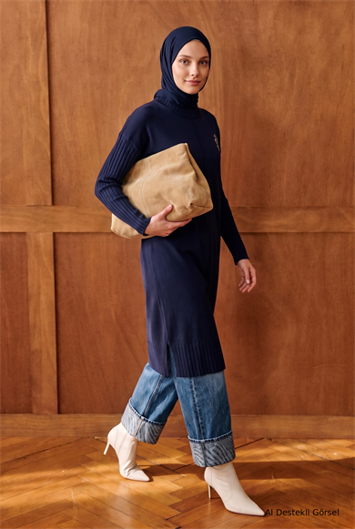 Bisiklet Yaka Taş Aksesuarlı Fitilli Kol Detaylı Tunik 103 Cm Boy Lacivert 26KTD412
