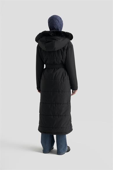 Boydan Fermuarlı Aller Detaylı Kemerli Kapüşonu Kürklü Mont Siyah 25KT743