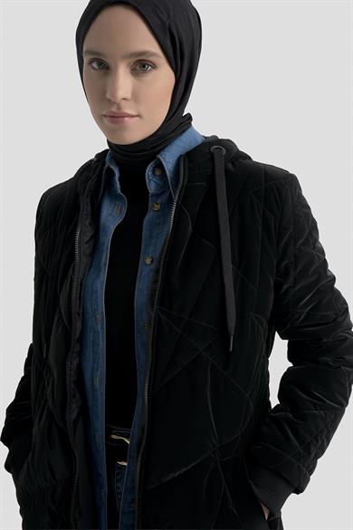 Boydan Fermuarlı Cepli Kapüşonlu Kapitone Mont Siyah 25KT703