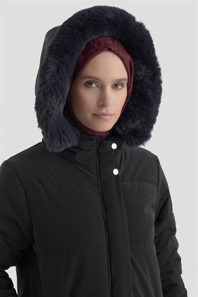 Boydan Fermuarlı Yanları Fermuar Detaylı Kapüşonu Kürklü Mont Lacivert 25KT744