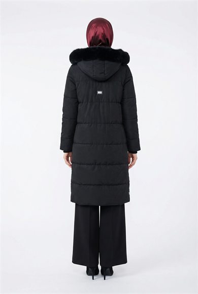Boydan Fermuarlı Yanları Fermuar Detaylı Kapüşonu Kürklü Mont Siyah 25KT748