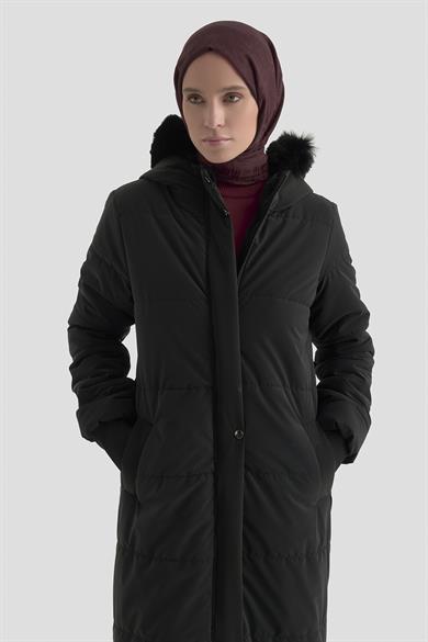 Boydan Fermuarlı Yanları Fermuar Detaylı Kapüşonu Kürklü Mont Siyah 25KT744