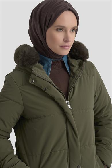 Boydan Fermuarlı Yanları Fermuar Detaylı Kapüşonu Kürklü Mont Haki 25KT744