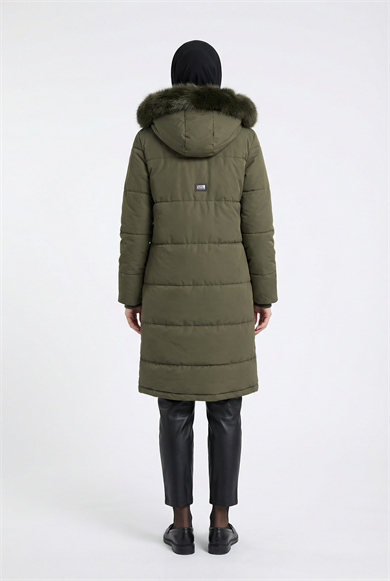Boydan Fermuarlı Yanları Fermuar Detaylı Kapüşonu Kürklü Mont Haki 25KT748