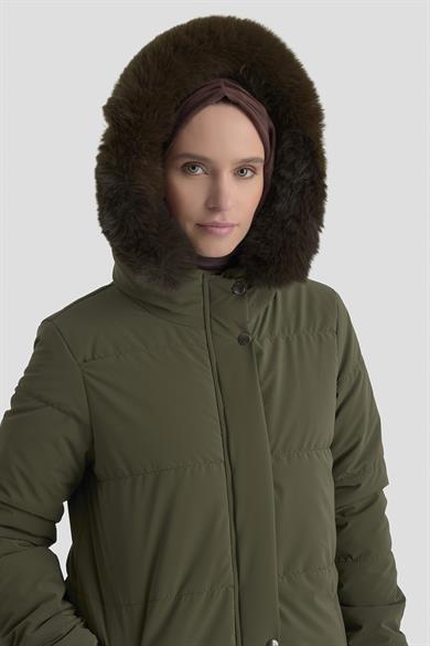 Boydan Fermuarlı Yanları Fermuar Detaylı Kapüşonu Kürklü Mont Haki 25KT744