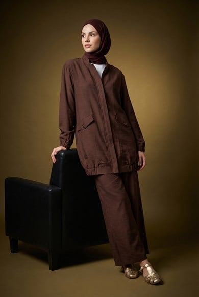 Cep Detaylı Boydan Fermuarlı Pantolonlu Keten İkili Takım Kahverengi 26YT612