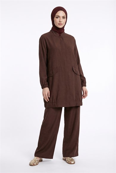 Cep Detaylı Boydan Fermuarlı Pantolonlu Keten İkili Takım Kahverengi 26YT612