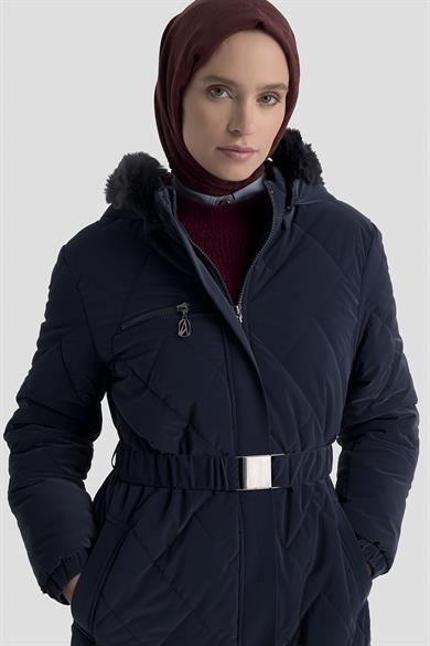 Çıkarılabilir Kapüşonlu Kolları Lastikli Fermuar Detaylı Kemerli Kapitone Mont Lacivert 25KT731