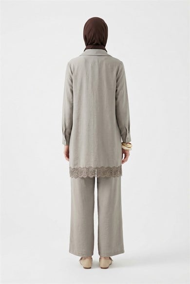 Dantel Detaylı Gizli Düğmeli Pantolonlu İkili Takım Taş 26YT664