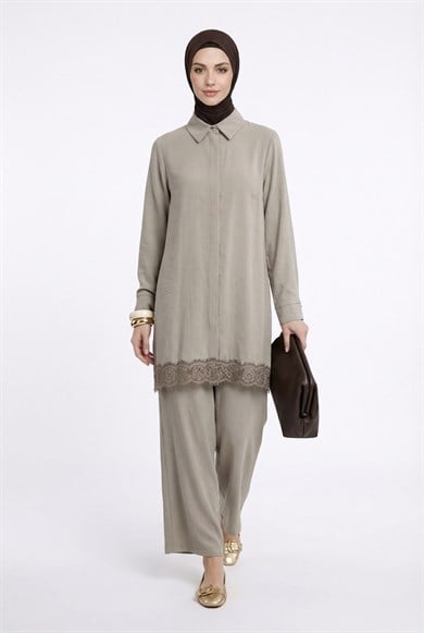 Dantel Detaylı Gizli Düğmeli Pantolonlu İkili Takım Taş 26YT664
