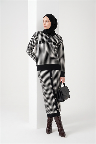 Desenli Düğme Detaylı Triko Etekli İkili Takım Siyah 22KD4214