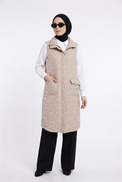 Kapitone Desenli Tam Fermuarlı Arkası Büzgülü Yelek Bej 26YT538