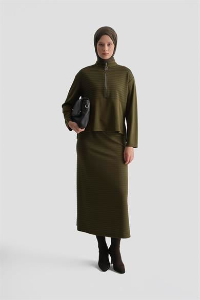 Kendinden Çizgi Detaylı Yarım Fermuarlı Etekli İkili Takım Yağ Yeşili 25KT6112