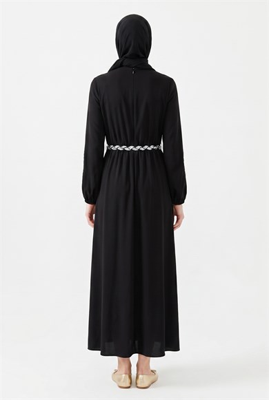 Kolları Nakış İşlemeli Kemerli Elbise Siyah 26YT911