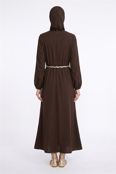 Kolları Nakış İşlemeli Kemerli Elbise Kahverengi 26YT911