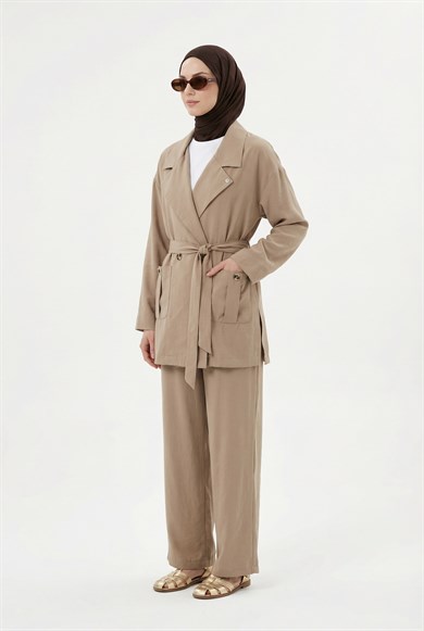 Kruvaze Ceketli Belden Kuşaklı Pantolonlu İkili Takım Bej 26YTD6113