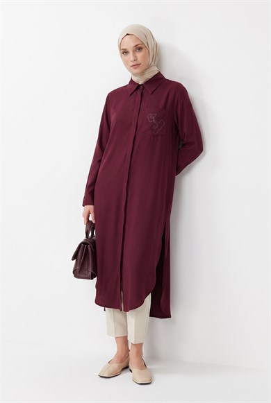 Doğal Kumaş Gömlek Yaka Tam Boy Düğmeli Nakış Detaylı Kolu Manşetli 125 cm Boy Tunik Bordo 26YT477
