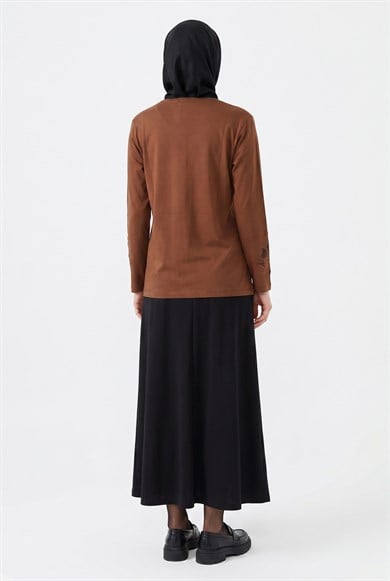 Önü ve Kolları Çiçek Desenli Taş Detaylı Anne Penyesi Kiremit 25YTD485