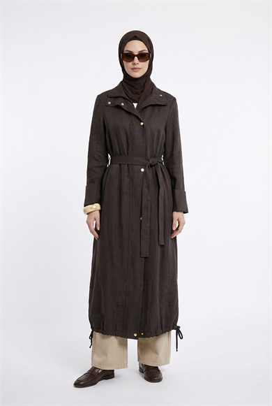 Yakası File Detaylı Belden Kuşaklı Yandan Fermuarlı Kap Kahverengi 26YT702