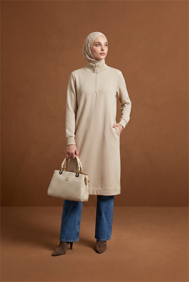 Yarım Fermuarlı Dik Yaka Uzun Kollu Rahat Kesim Basic Uzun Tunik 107 Cm Boy Bej 26KT456