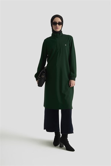 Yarım Fermuarlı Dik Yaka Uzun Kollu Rahat Kesim Basic Uzun Tunik 107 Cm Boy Zümrüt 26KT456