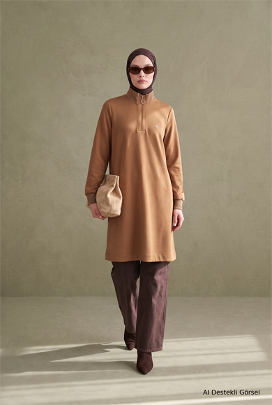 Yarım Fermuarlı Dik Yaka Uzun Kollu Rahat Kesim Basic Uzun Tunik 107 Cm Boy Taba 26KT456